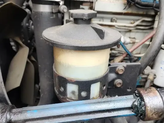 Picture of (Used) 2003 International 4300, POWER STEERING RESERVOIR