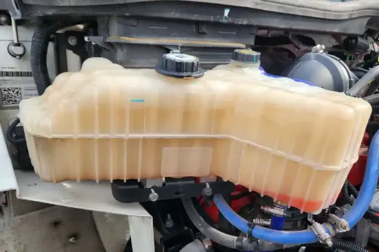 Picture of (Used) 2025 International MV607, RADIATOR OVERFLOW BOTTLE/COOLANT RESERVOIR