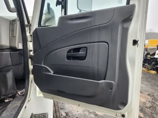 Picture of (Used) 2017 International DuraStar 4300, INTERIOR DOOR PANEL