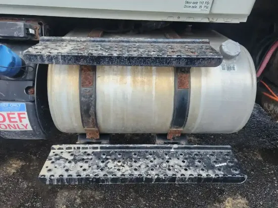 Picture of (Used) 2017 International DuraStar 4300, FUEL TANK