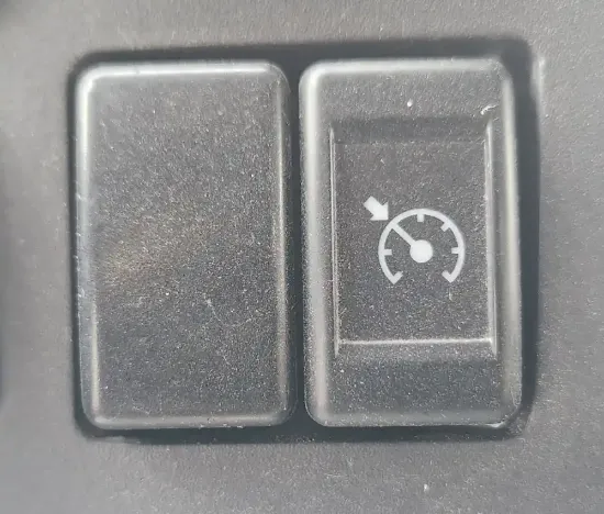 Picture of (Used) 2018 Isuzu FTR, MISCELLANEOUS DASH SWITCHES