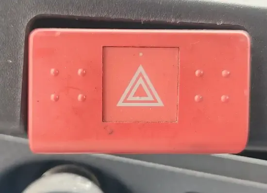 Picture of (Used) 2018 Isuzu FTR, MISCELLANEOUS DASH SWITCHES