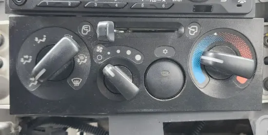 Picture of (Used) 2018 Isuzu FTR, TEMPERATURE CONTROL ASSEMBLY