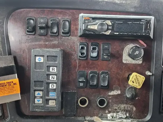 Picture of (Used) 2007 Freightliner M2 112 Medium Duty, MISCELLANEOUS DASH SWITCHES