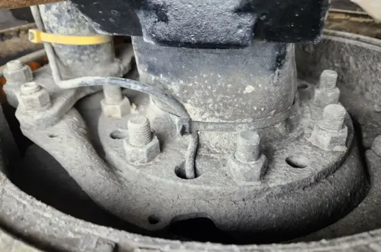 Picture of (Used) 2018 Peterbilt 567, REAR DIFFERENTIAL HUBS