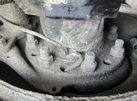 Picture of (Used) 2018 Peterbilt 567, FRONT DIFFERENTIAL HUBS