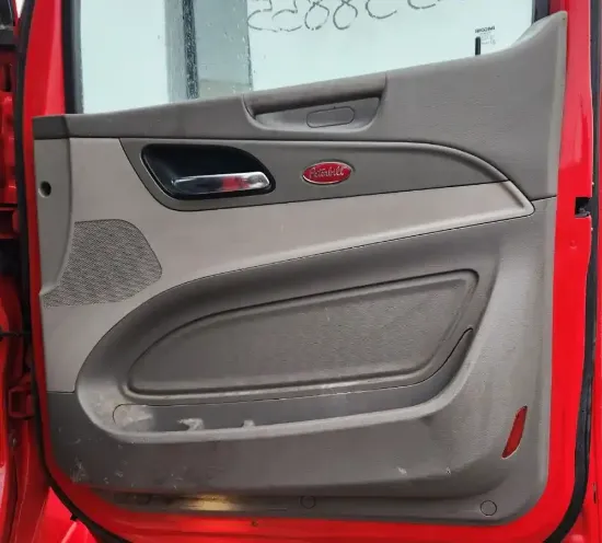 Picture of (Used) 2018 Peterbilt 567, INTERIOR DOOR PANEL