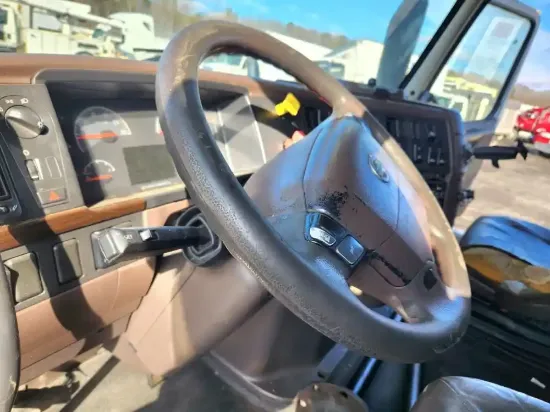 Picture of (Used) 2017 Volvo VNL, STEERING COLUMN