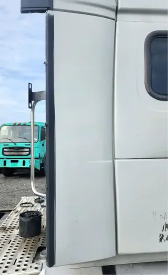 Picture of (Used) 2017 Volvo VNL, SLEEPER FAIRINGS