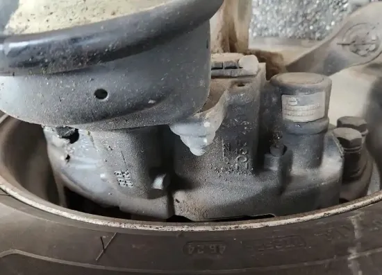 Picture of (Used) 2018 Peterbilt 579, BRAKE CALIPER FRONT AXLE BEAM