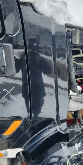 Picture of (Used) 2018 Peterbilt 579, COWL