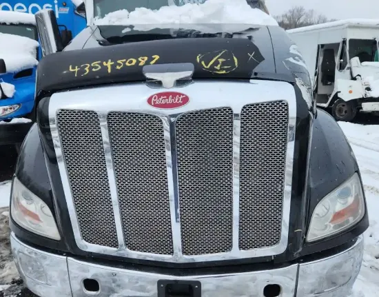 Picture of (Used) 2018 Peterbilt 579, HOOD ASSEMBLY