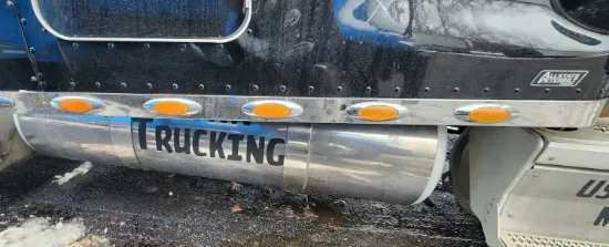 Picture of (Used) 2018 Peterbilt 579, UNDER CAB LIGHTING