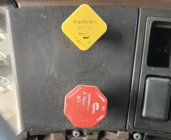 Picture of (Used) 2017 Volvo VNL, MISCELLANEOUS DASH SWITCHES