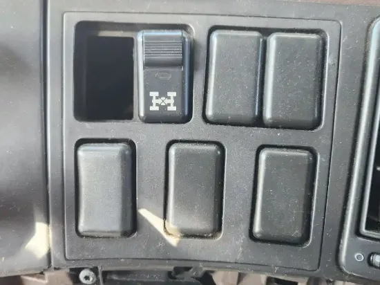 Picture of (Used) 2017 Volvo VNL, MISCELLANEOUS DASH SWITCHES