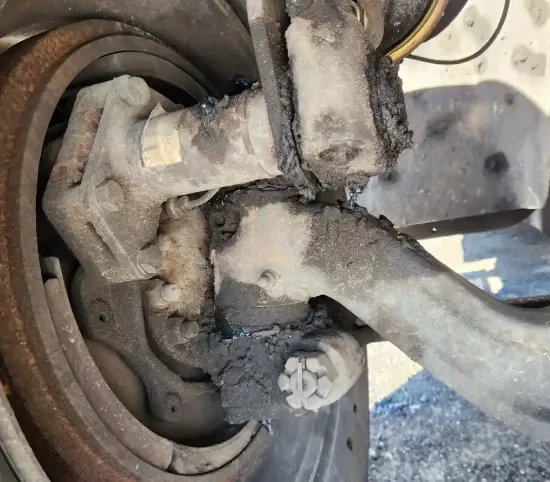 Picture of (Used) 2003 International 4300, FRONT SPINDLE/KNUCKLE