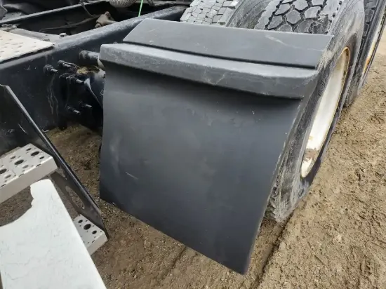 Picture of (Used) 2020 Freightliner Cascadia 126, REAR QUARTER FENDER