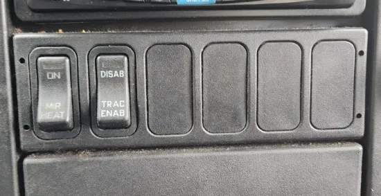 Picture of (Used) 2003 International 4300, MISCELLANEOUS DASH SWITCHES