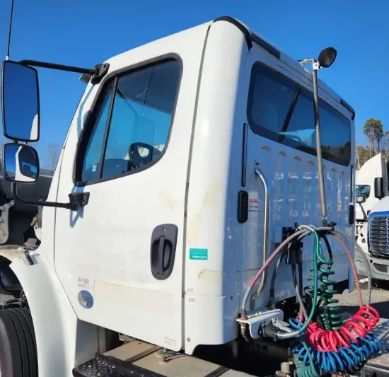 Picture of (Used) 2015 Freightliner M2 106, CAB