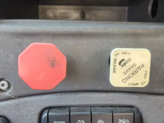 Picture of (Used) 2014 Freightliner Cascadia 125, MISCELLANEOUS DASH SWITCHES