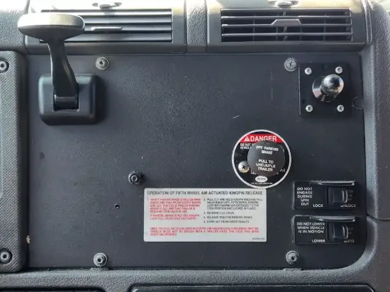 Picture of (Used) 2014 Freightliner Cascadia 125, MISCELLANEOUS DASH SWITCHES