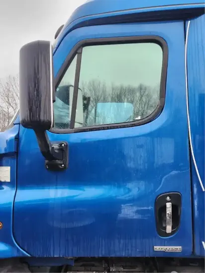 Picture of (Used) 2014 Freightliner Cascadia 125, DOOR