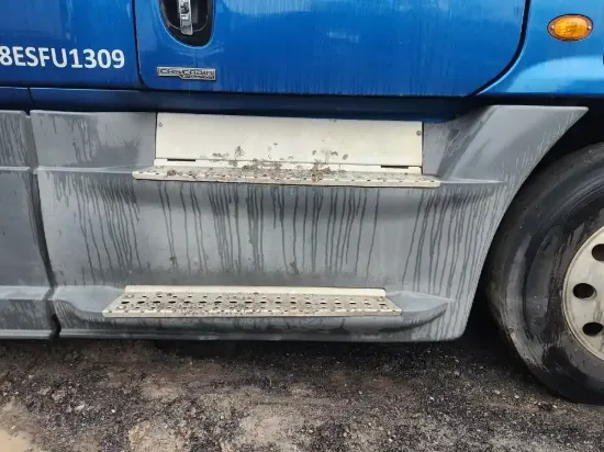 Picture of (Used) 2014 Freightliner Cascadia 125, TANK FAIRINGS