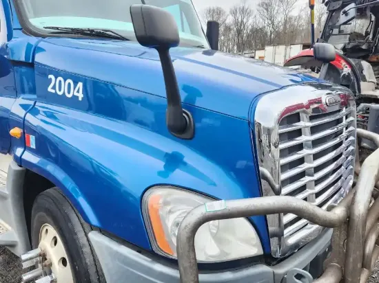 Picture of (Used) 2014 Freightliner Cascadia 125, HOOD ASSEMBLY