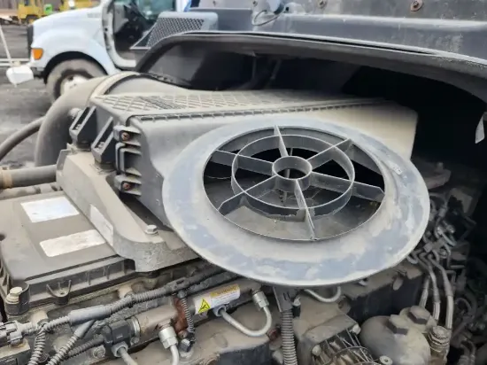 Picture of (Used) 2014 Freightliner Cascadia 125, AIR CLEANER