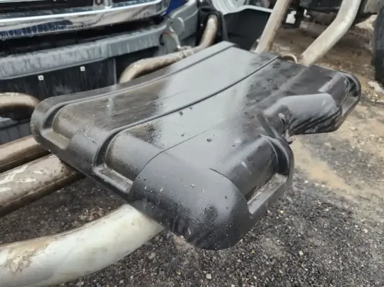 Picture of (Used) 2014 Freightliner Cascadia 125, BATTERY BOX COVER