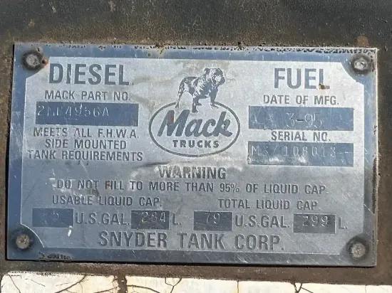 Picture of (Used) 1995 Mack RD688S, FUEL TANK