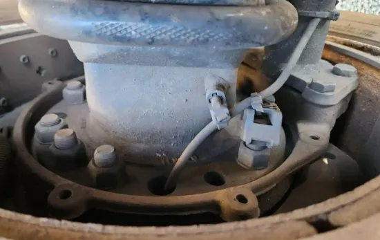 Picture of (Used) 2015 Freightliner M2 106, DIFFERENTIAL HUBS