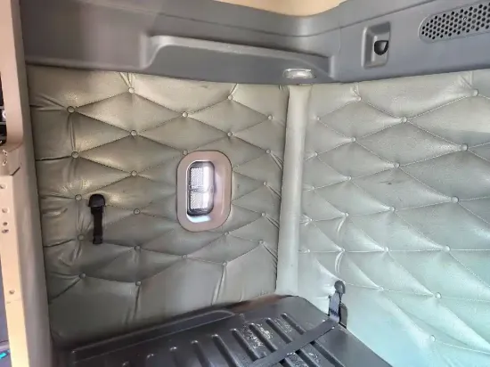 Picture of (Used) 2014 Freightliner Cascadia 125, HEAD LINER BUNK