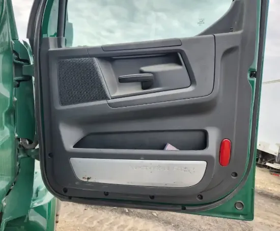 Picture of (Used) 2024 Western Star 47X, INTERIOR DOOR PANEL