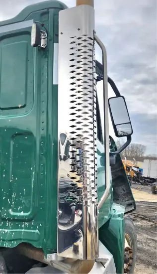 Picture of (Used) 2024 Western Star 47X, MUFFLER SHIELDS