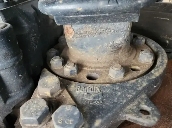 Picture of (Used) 2020 Freightliner Cascadia 126, FRONT DIFFERENTIAL HUBS