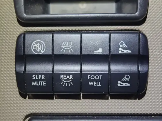 Picture of (Used) 2018 Freightliner Cascadia 125, MISCELLANEOUS DASH SWITCHES