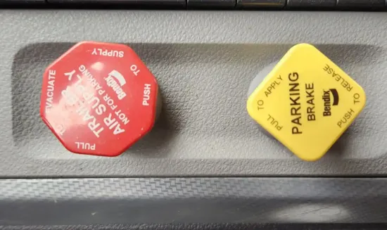 Picture of (Used) 2022 Freightliner Cascadia 126, MISCELLANEOUS DASH SWITCHES