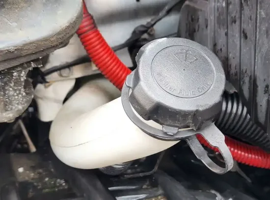 Picture of (Used) 2022 Freightliner Cascadia 126, WASHER BOTTLE