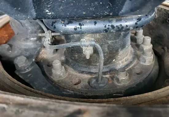 Picture of (Used) 2022 Freightliner Cascadia 126, REAR DIFFERENTIAL HUBS