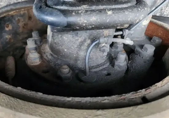 Picture of (Used) 2022 Freightliner Cascadia 126, FRONT DIFFERENTIAL HUBS