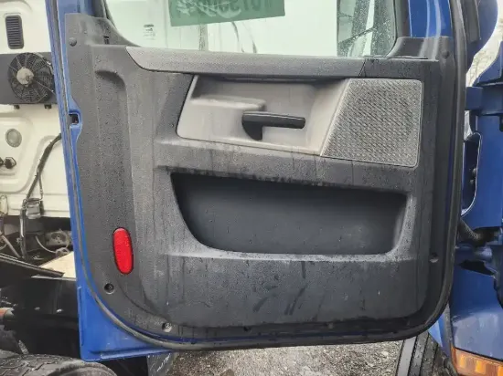 Picture of (Used) 2021 Freightliner Cascadia 126, INTERIOR DOOR PANEL
