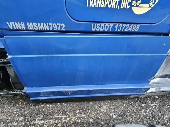 Picture of (Used) 2021 Freightliner Cascadia 126, TANK FAIRINGS