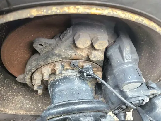 Picture of (Used) 2019 International LT625, FRONT DIFFERENTIAL HUBS