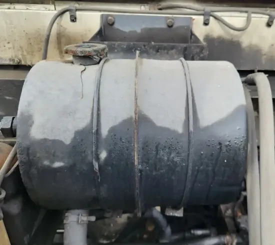 Picture of (Used) 2000 International 9400, RADIATOR OVERFLOW BOTTLE/COOLANT RESERVOIR