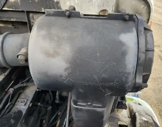 Picture of (Used) 2000 International 9400, AIR CLEANER