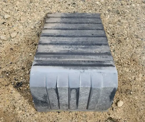 Picture of (Used) 2000 International 9400, BATTERY BOX COVER
