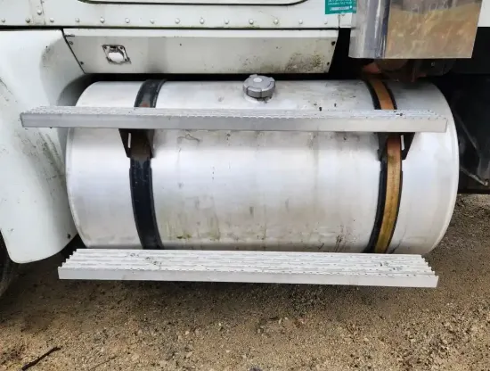 Picture of (Used) 2000 International 9400, FUEL TANK