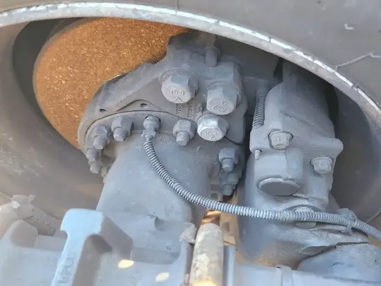 Picture of (Used) 2019 Kenworth T680, REAR DIFFERENTIAL HUBS