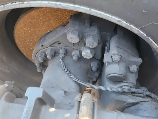 Picture of (Used) 2019 Kenworth T680, FRONT DIFFERENTIAL HUBS